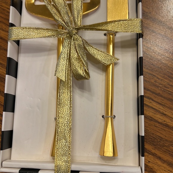 NWT Cheese serving set. Gold finish. - Picture 6 of 7